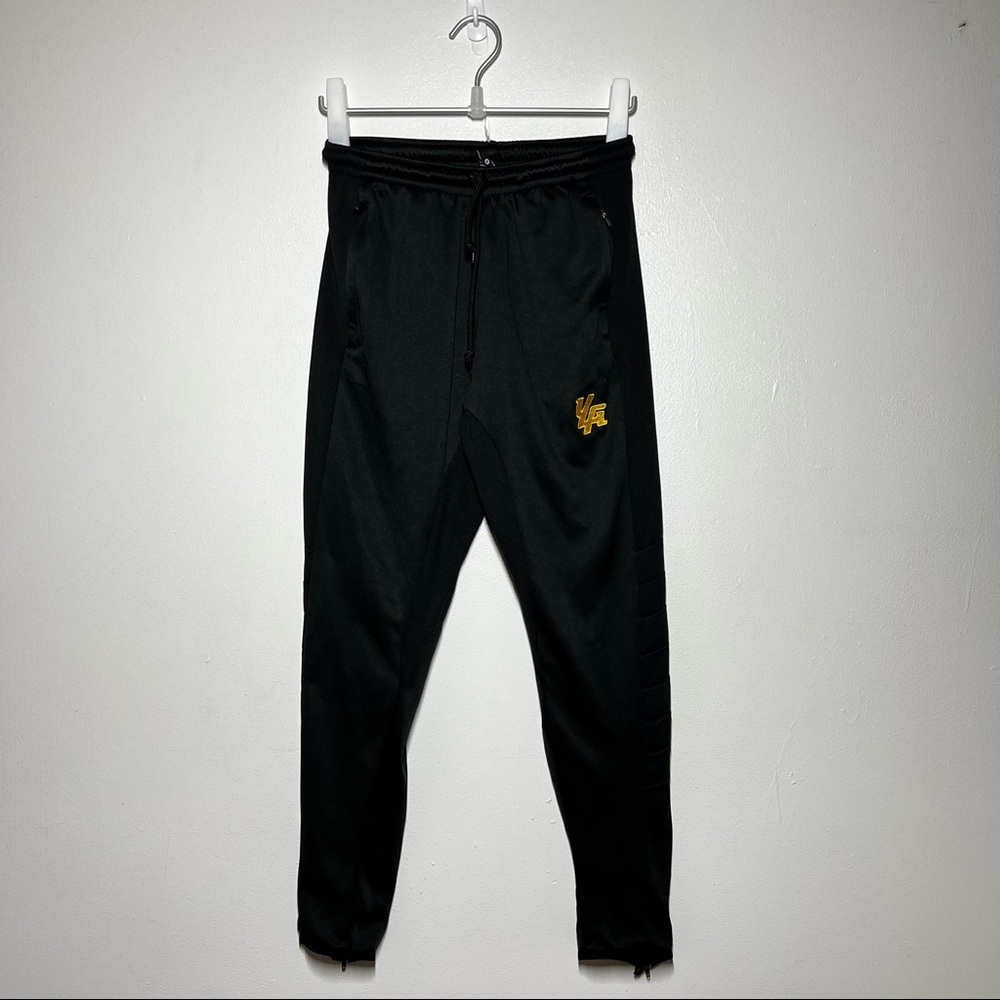 YOUNGLA Tapered Joggers Men’s Size Medium